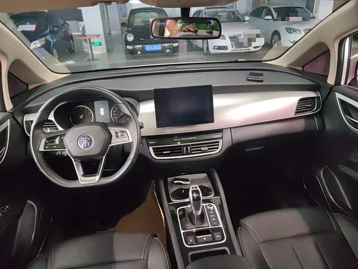 Фото 13 - BYD Song Max