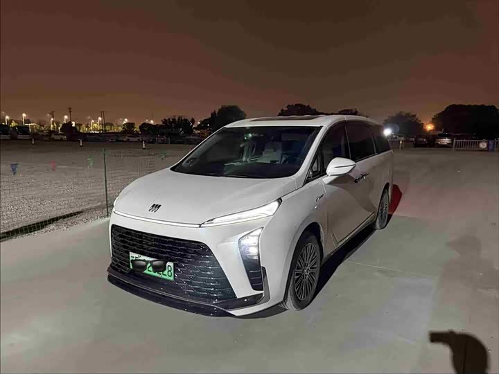 Фото 1 - Buick GL8 Hybrid