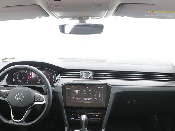 Фото 10 - Volkswagen Magotan