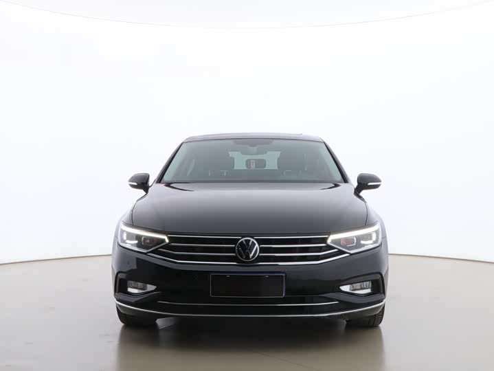 Фото 2 - Volkswagen Magotan