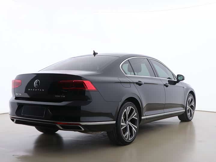 Фото 4 - Volkswagen Magotan