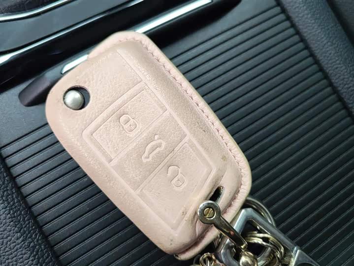 Фото 9 - Volkswagen Sagitar L