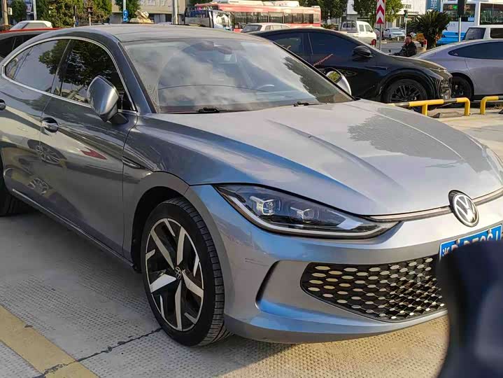 Фото 1 - Volkswagen Lamando L