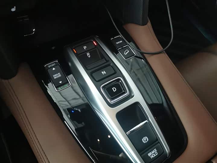 Фото 16 - Honda UR-V