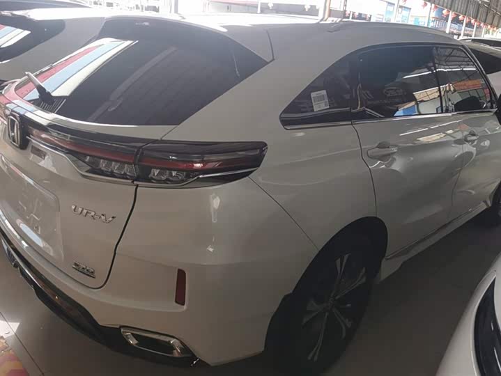 Фото 3 - Honda UR-V