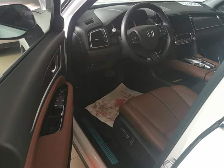 Фото 9 - Honda UR-V