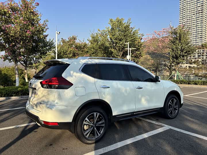 Фото 6 - Nissan X-Trail