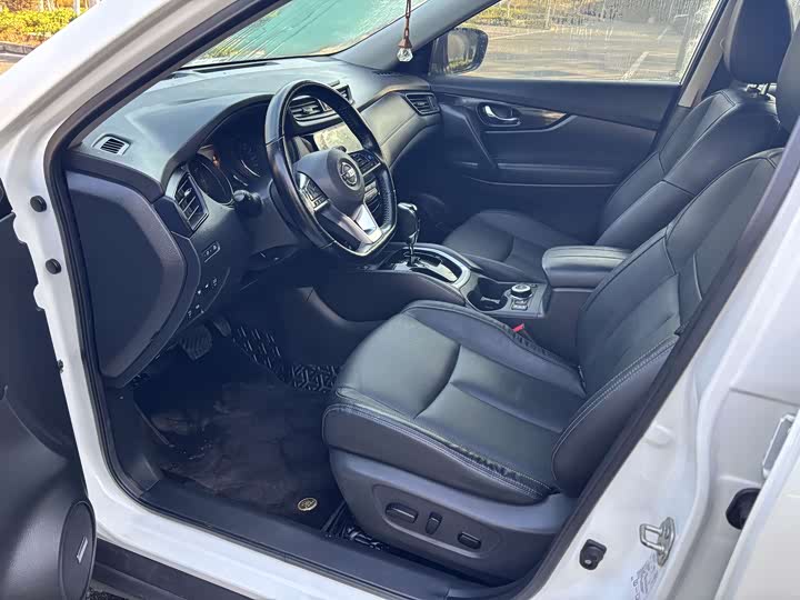 Фото 8 - Nissan X-Trail