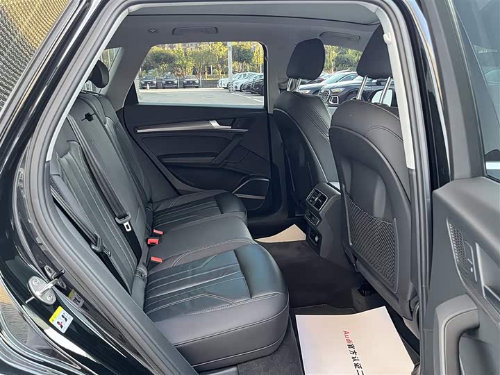 Фото 10 - Audi Q5L