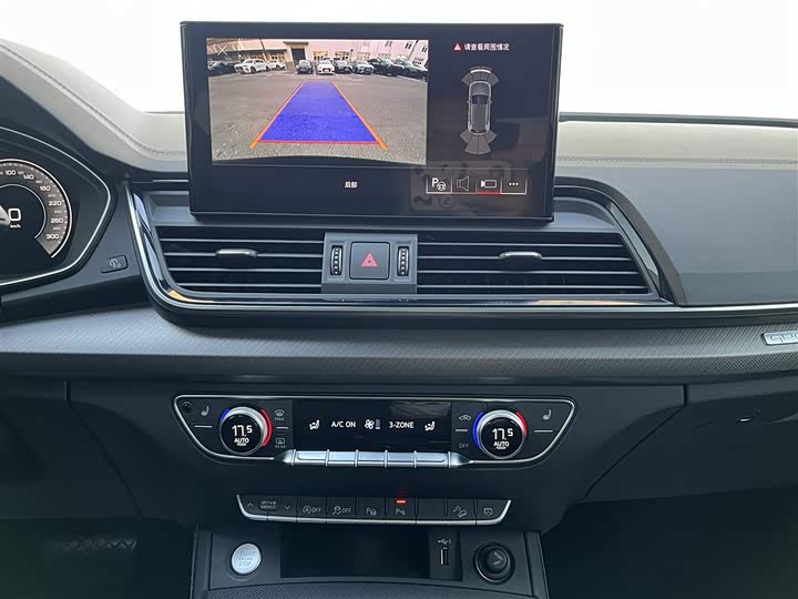 Фото 12 - Audi Q5L