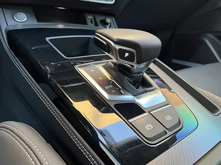 Фото 14 - Audi Q5L