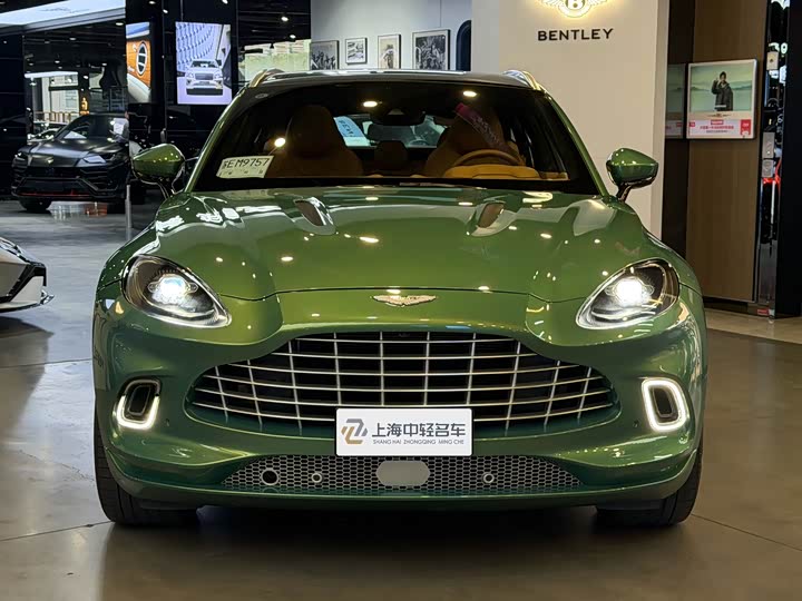 Фото 1 - Aston Martin DBX