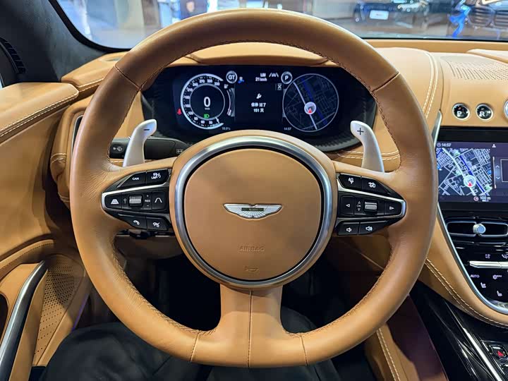 Фото 9 - Aston Martin DBX
