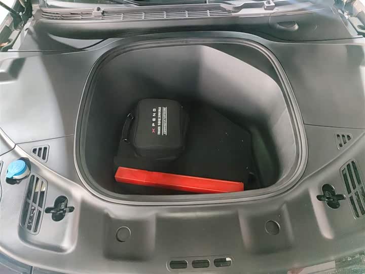 Фото 10 - XPeng P7