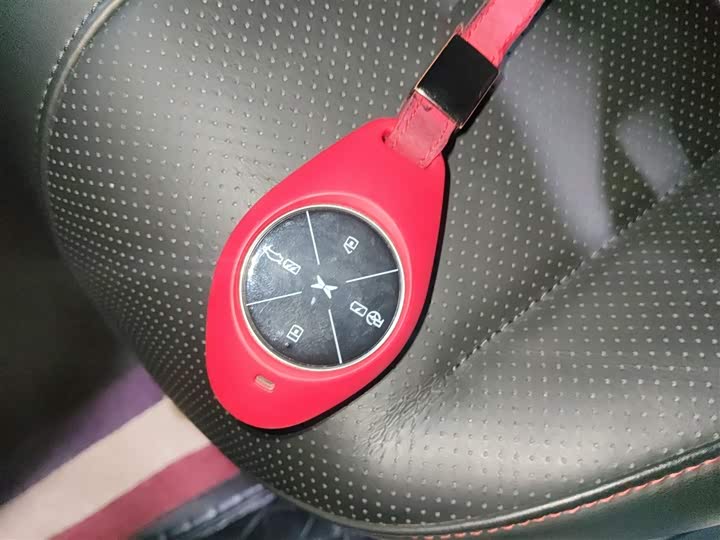 Фото 11 - XPeng P7