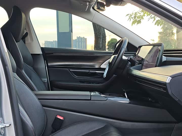 Фото 13 - XPeng P7