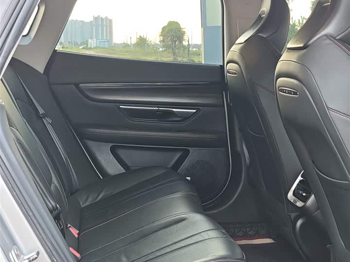 Фото 15 - XPeng P7