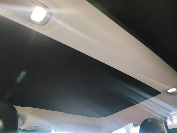 Фото 8 - XPeng P7