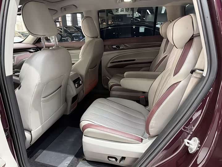 Фото 12 - Ford Equator