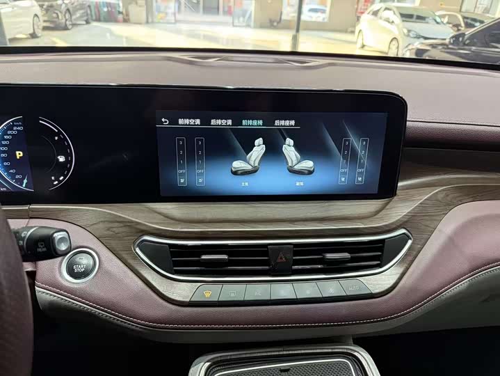 Фото 9 - Ford Equator