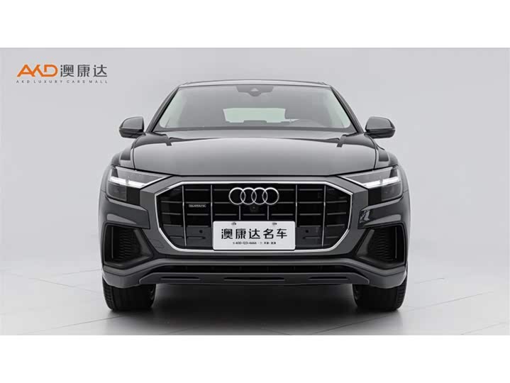 Фото 2 - Audi Q8