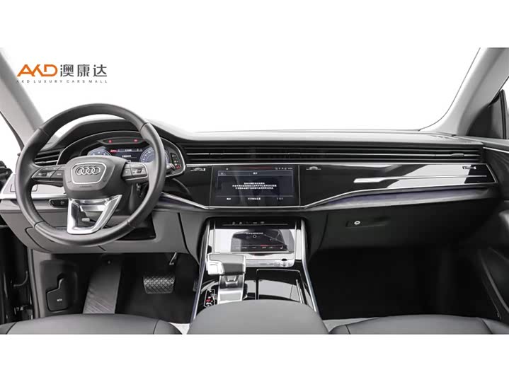 Фото 5 - Audi Q8