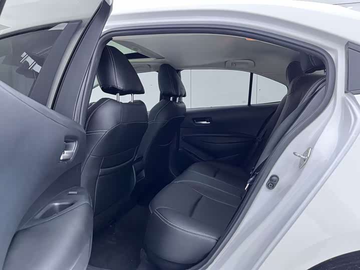 Фото 11 - Toyota Corolla