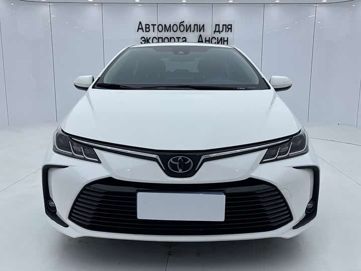 Фото 2 - Toyota Corolla