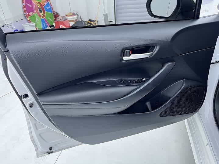 Фото 20 - Toyota Corolla