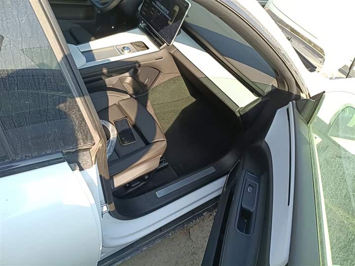 Фото 11 - Polestar 4