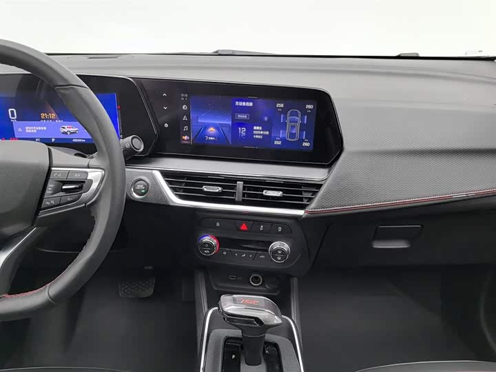 Фото 12 - Chevrolet Tracker