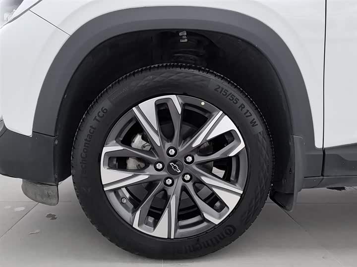 Фото 17 - Chevrolet Tracker