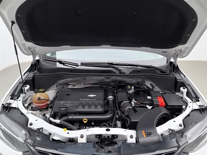 Фото 6 - Chevrolet Tracker