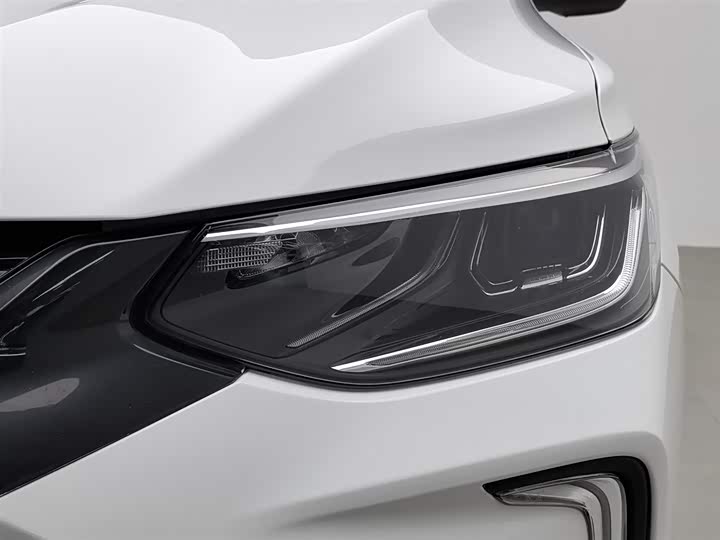 Фото 7 - Chevrolet Tracker