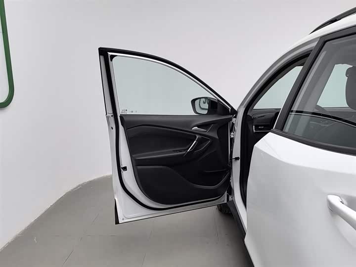 Фото 8 - Chevrolet Tracker