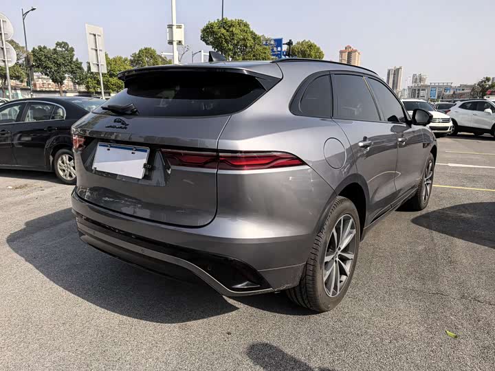 Фото 4 - Jaguar F-Pace