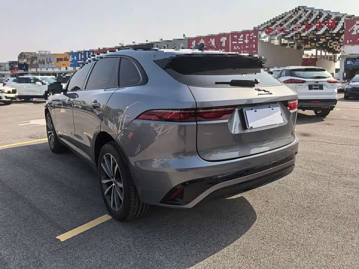 Фото 6 - Jaguar F-Pace