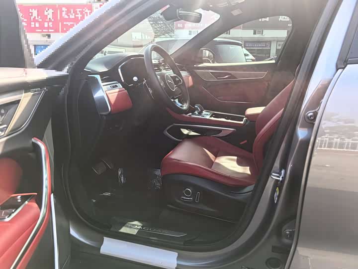 Фото 7 - Jaguar F-Pace