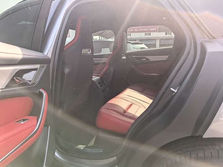 Фото 8 - Jaguar F-Pace