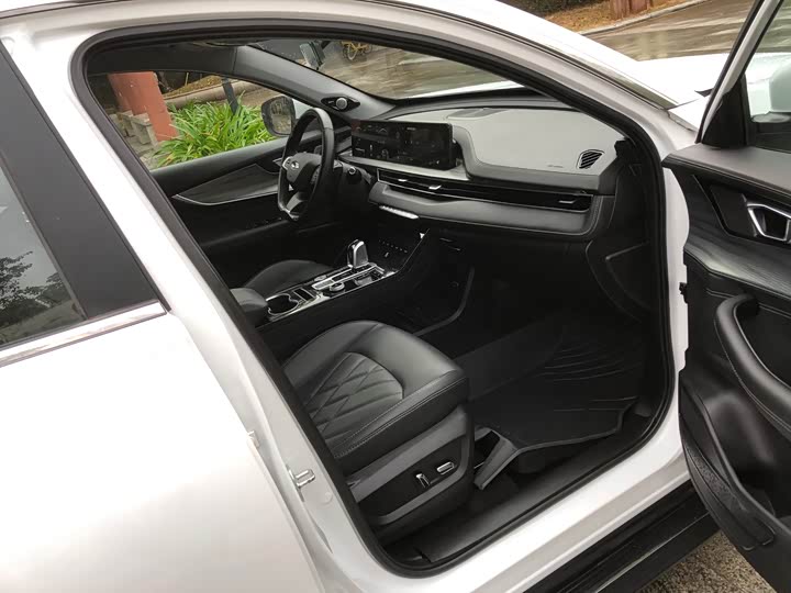 Фото 13 - Chery Tiggo 8 Plus Hybrid