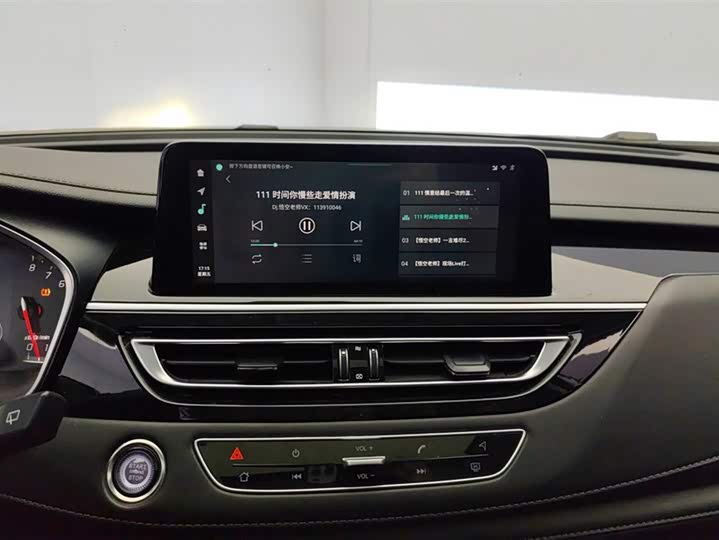 Фото 13 - Changan CS75