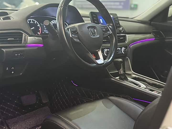 Фото 14 - Honda Accord