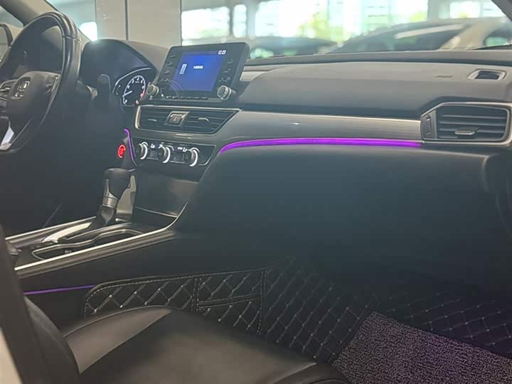 Фото 15 - Honda Accord