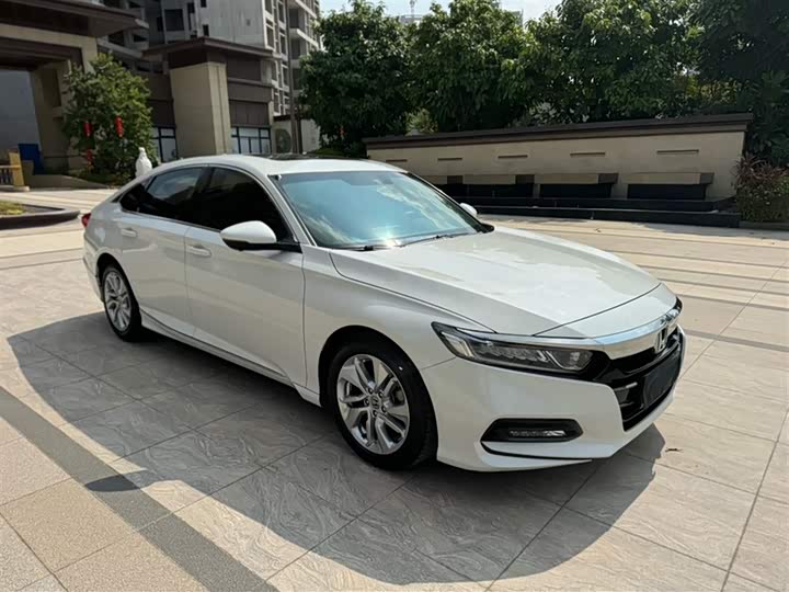 Фото 6 - Honda Accord