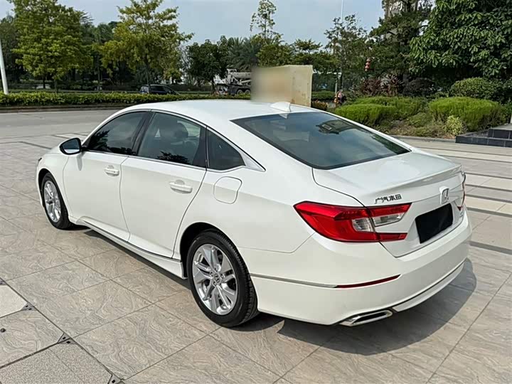 Фото 7 - Honda Accord