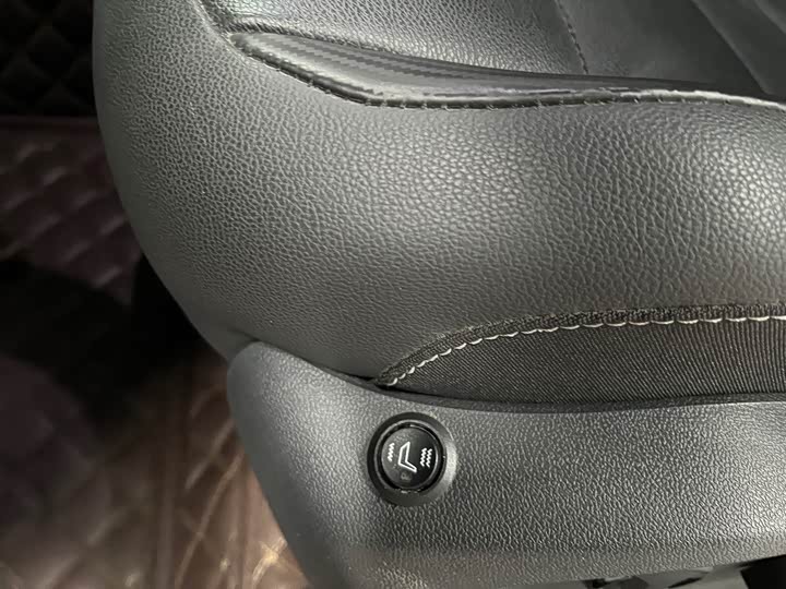 Фото 11 - Volkswagen T-Roc