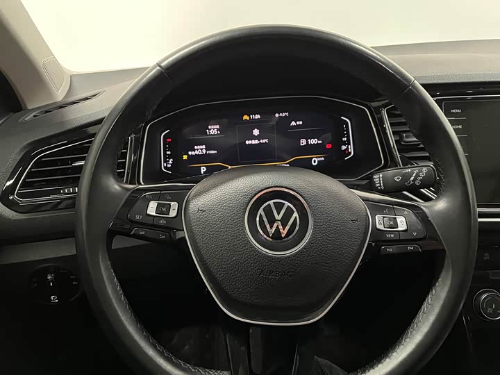 Фото 13 - Volkswagen T-Roc