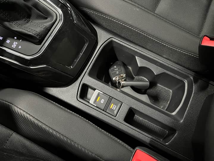 Фото 17 - Volkswagen T-Roc