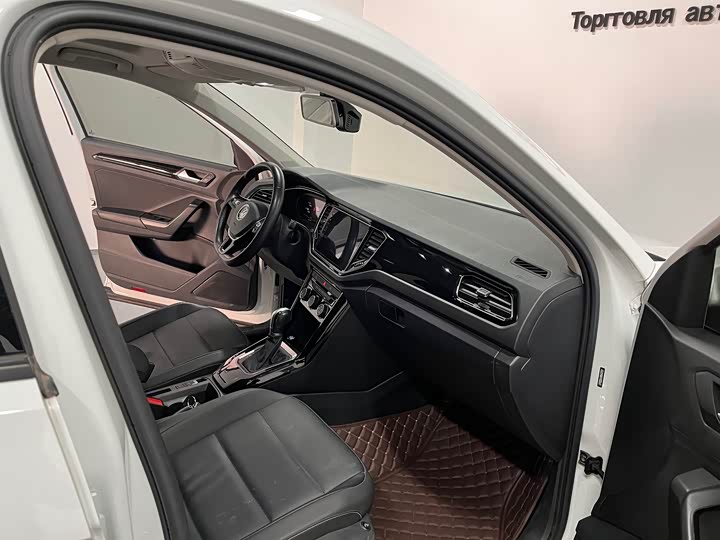 Фото 20 - Volkswagen T-Roc