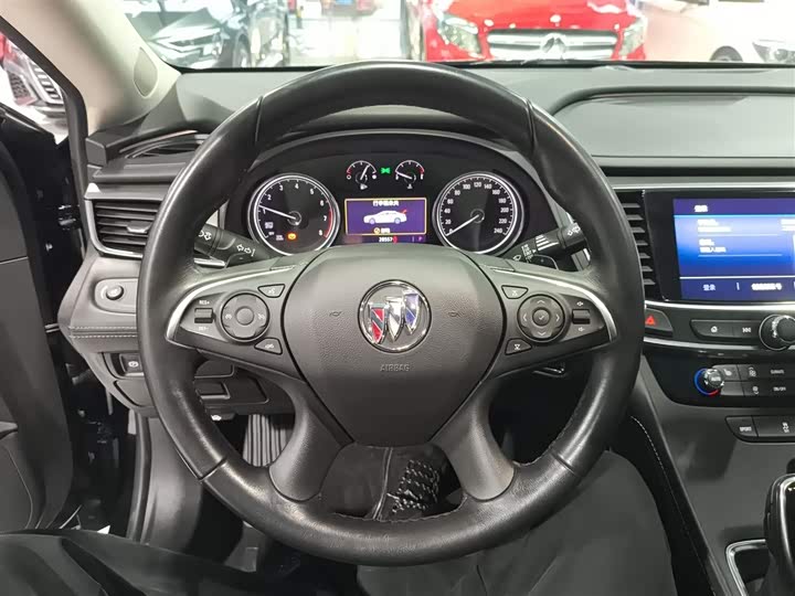 Фото 11 - Buick LaCrosse